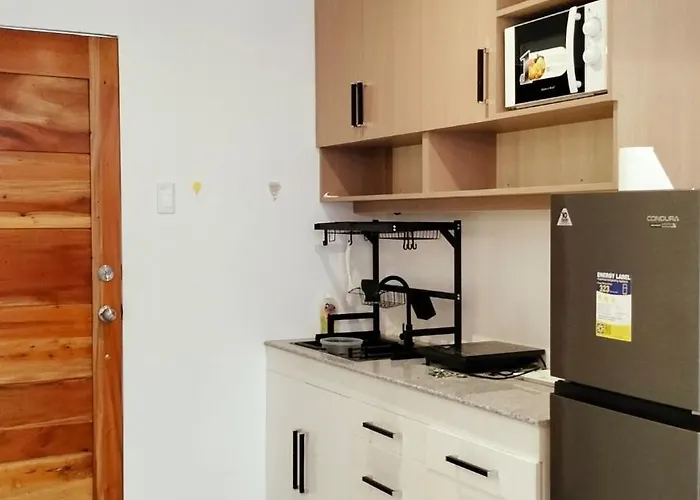 Cozy Near Airport Apartment